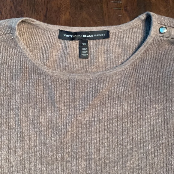EUC White House Black Market tan sweater, XS - Picture 4 of 6
